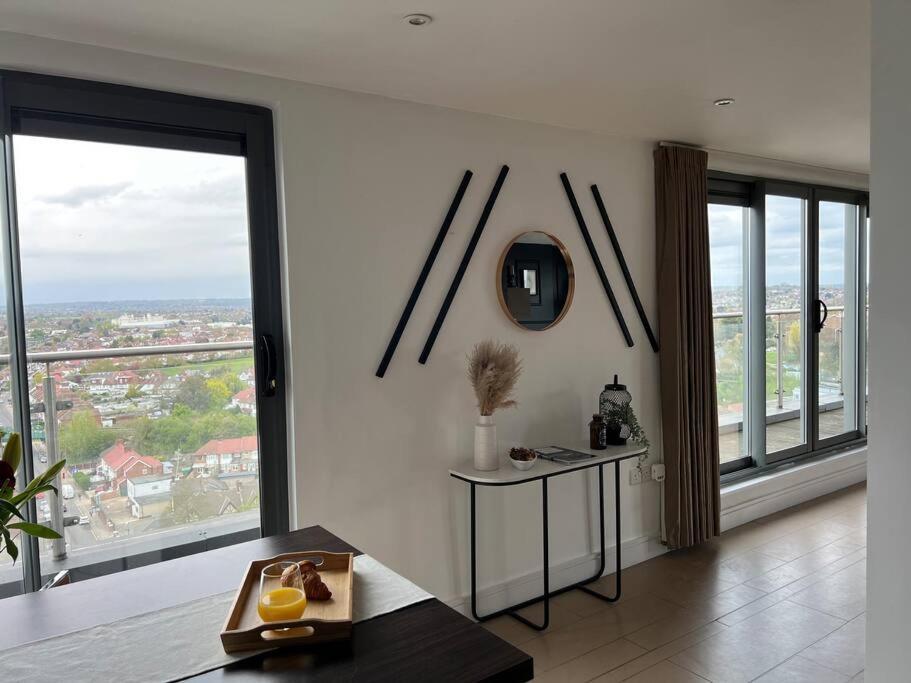 Penthouse In Central Wembley London Exterior photo