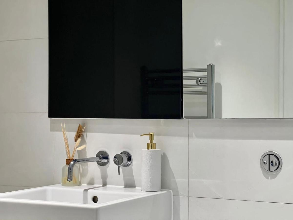 Penthouse In Central Wembley London Exterior photo
